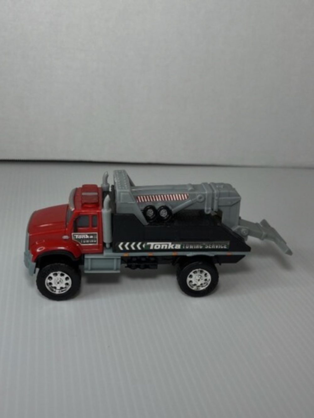 Tonka Toughest Minis Towing Truck With Sounds And Lights Red Black 2016 WORKS